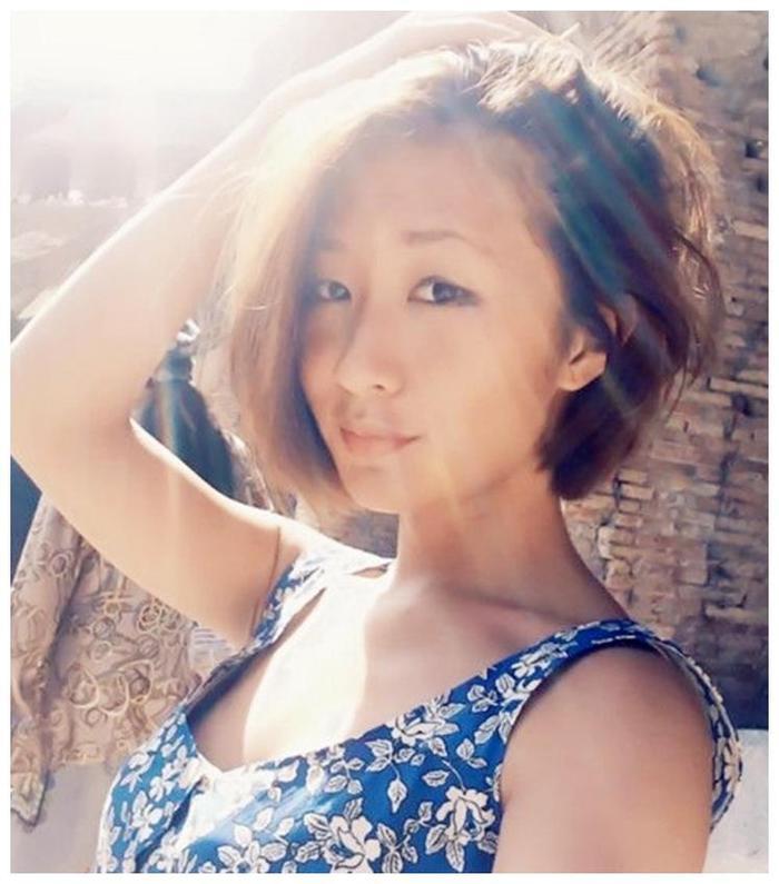 刘欢认识妻子9天就求婚，女儿刘一丝幸亏长相不随爹从小美到大