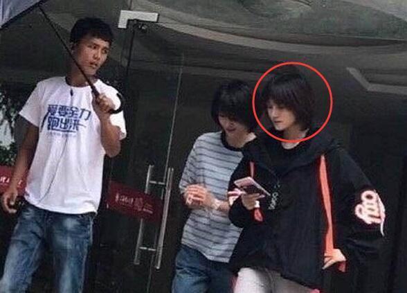 《我的保姆手册》郑爽太仗义了，力推替身姐妹演女二！