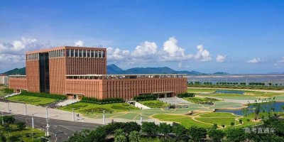 ​泡一整天都不够！国内这些美炸天的大学图书馆，你去过几个？