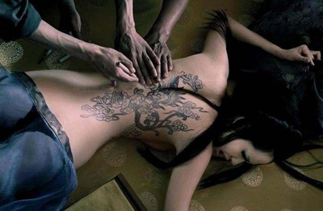 豁出去拍《男人装》的4大女星, 杨幂戚薇尺度大胆, 图四秒杀所有