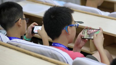 ​火热的社交游戏，也管不住渠道服？