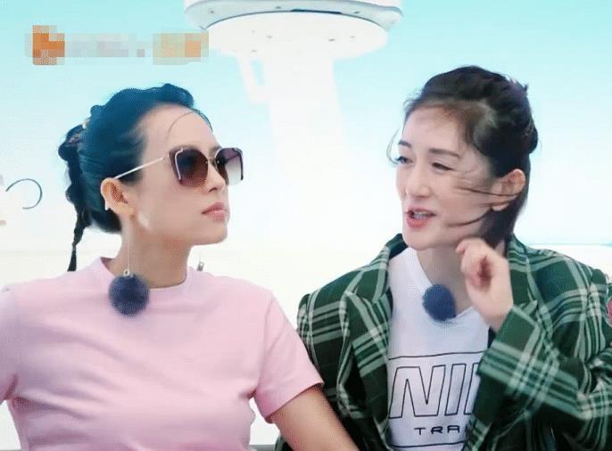 张智霖为何27年都这么宠袁咏仪？看到袁咏仪对他的付出就明白了