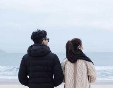 ​张智霖为何27年都这么宠袁咏仪？看到袁咏仪对他的付出就明白了