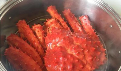 ​为何吃帝王蟹只吃腿不吃蟹身？真正的原因让人好尴尬