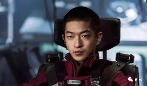 这哪里是《演员请就位》，简直就是《整形鉴别师请就位》！