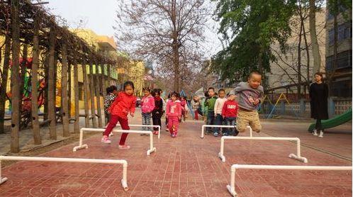 40种自制幼儿体育器械，让孩子爱上户外游戏！
