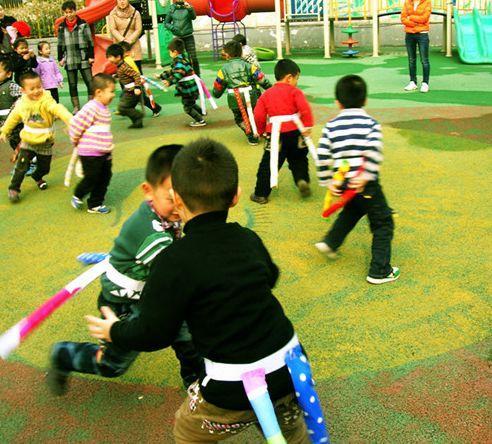40种自制幼儿体育器械，让孩子爱上户外游戏！