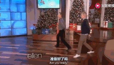 汤姆·汉克斯获终身成就奖：一个演员，凭什么被称为“美国精神之父”？
