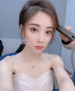 ​冯提莫代言杜蕾斯，被粉丝追问有没有用过，她脱口而出5个字