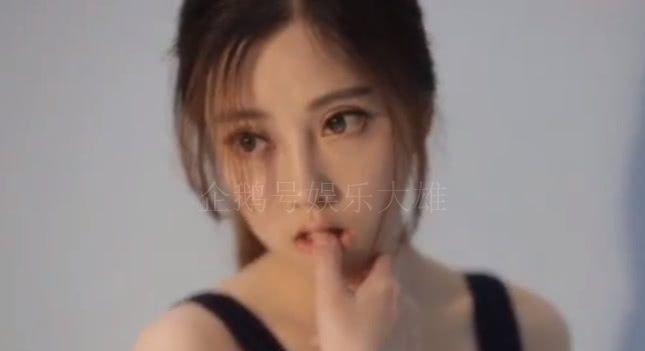 冯提莫代言杜蕾斯，被粉丝追问有没有用过，她脱口而出5个字