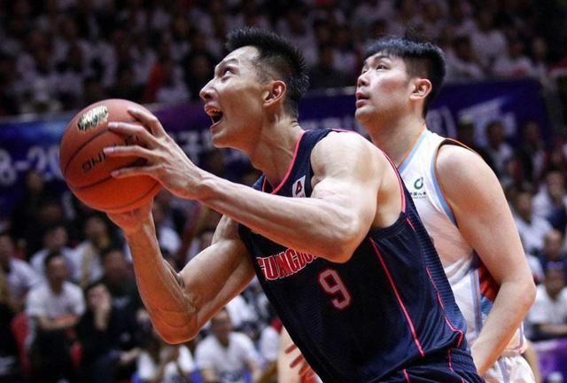 姚明NBA总得分9247分，易建联总得分为2148分，周琦呢？