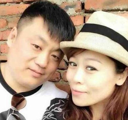 老婆跟着他住10年地下室，今成名给老婆买豪华大别墅，了解一下