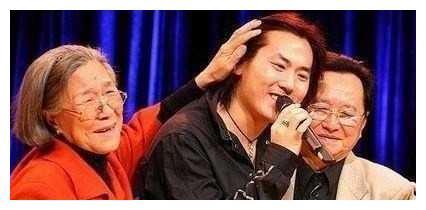 5岁拍戏名扬天下，成名后退出演艺圈，29岁因车祸去世！
