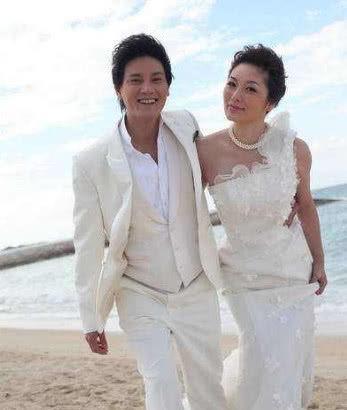 被骂丑只能衬托李小璐，今成赵丽颖干嫂子，奢华婚礼排场超黄晓明