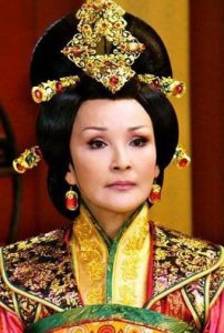 ​她长了一张天生整容脸，饰演恶婆婆走红，戏外两段婚姻69岁仍单身