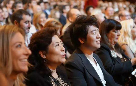钢琴王子朗朗母亲的反思：荣光有多巨大，我内心的酸楚就有多深