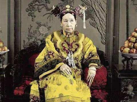清末最后一个太监总管小德张，祸国弄权，贪污索贿，富可敌国