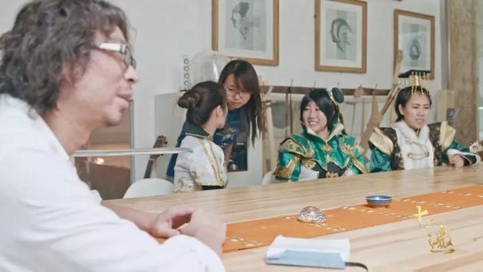 许知远对话二次元，无比尴尬，却也超级有趣