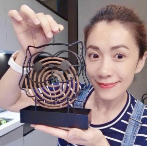 ​42岁柯以柔告赢不忠丈夫，历经四年半终离婚，获赔9万精神损失费