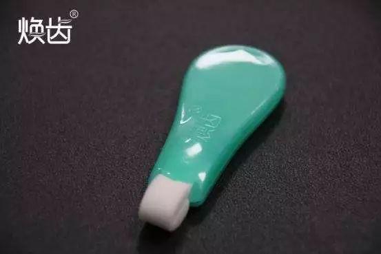 牙齿再黄，有了这款黑科技纳米牙擦，轻轻一擦，牙渍全无！