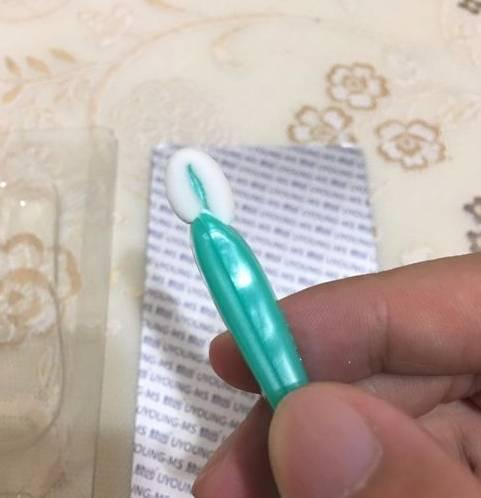 牙齿再黄，有了这款黑科技纳米牙擦，轻轻一擦，牙渍全无！