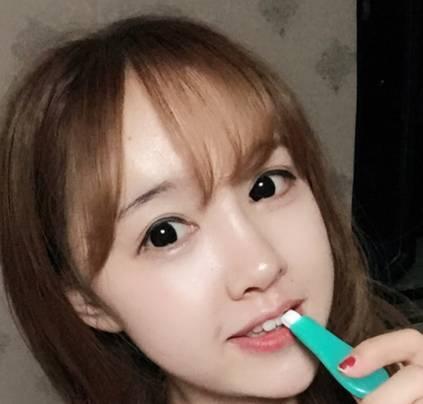 牙齿再黄，有了这款黑科技纳米牙擦，轻轻一擦，牙渍全无！