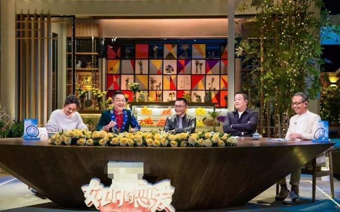 朱丹五连杀后开始做直播，主持行业也入寒冬？她已经走投无路