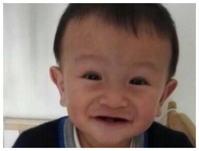 又一个马云“分身”成都一小区门卫撞脸马云，觉得自己比马云帅