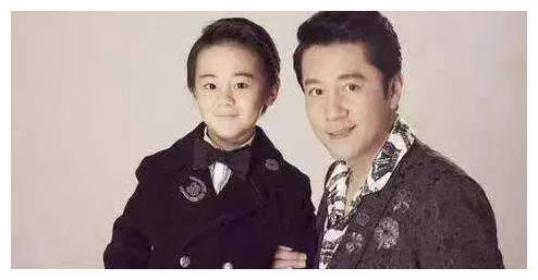 蔡国庆国外国内两任妻子公开，这背景颜值！当年拒绝那英真相了！