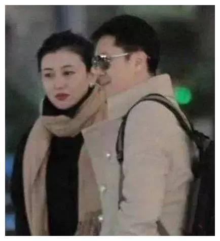 蔡国庆国外国内两任妻子公开，这背景颜值！当年拒绝那英真相了！