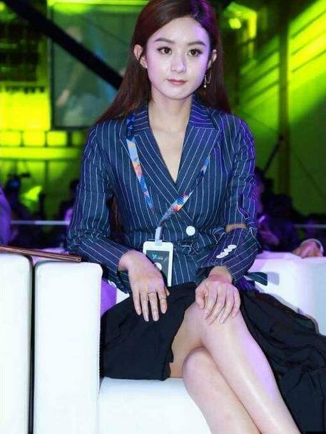 为了防止走光，女星妙招百出，刘亦菲用坐垫挡腿，白百何这招绝了