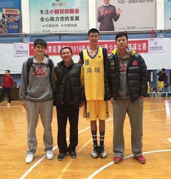 中国小姚明横空出世，16岁身高2米1，老爸也是男篮国手