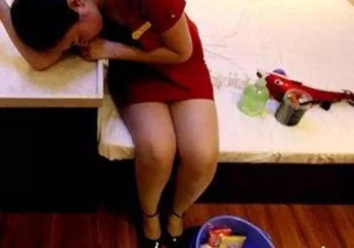 富士康前员工自述：打工太累，还不如去厂区周边做洗脚妹