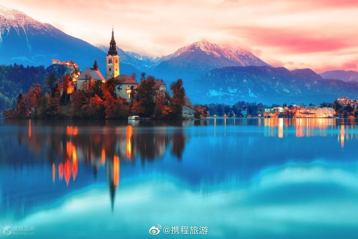 布莱德湖（Lake Bled）是斯洛文尼亚西北部阿尔卑斯山南麓的一个冰川