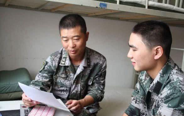 军营中的副班长都做一些什么？