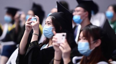 ​高校新校区，正在被集体叫停