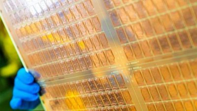 ​巨头角逐，玻璃基板将成芯片游戏规则颠覆者？_ZAKER新闻
