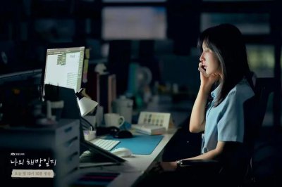 ​为颈椎消费过万，年轻人组团“吊脖子”