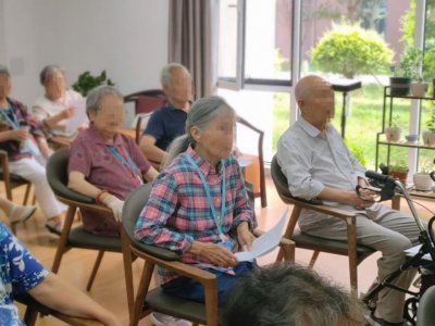 ​赶上延迟退休的年轻人，决定加入养老行业