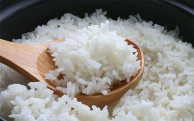 ​蒸米饭怎样做更好吃？很多人都直接下锅，多加这3样食材，比肉香