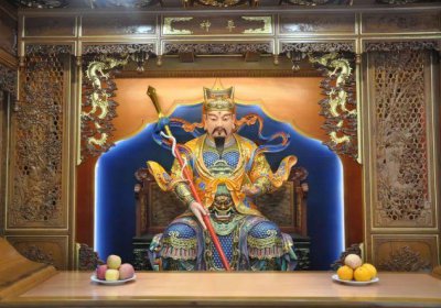 ​车神保佑我们开车平安？可汽车不是近代产物吗？