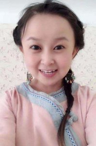 ​袖珍人朱洁：身高只有1米28，在父母离婚影中长大，33岁幸福圆满