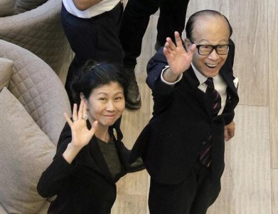 ​周凯旋继承李嘉诚千亿资产，却无法做他妻子，看看方逸华就明白了