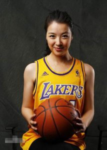 ​32岁央视主持王洁，她是高考文科状元，气质可人，风韵犹存