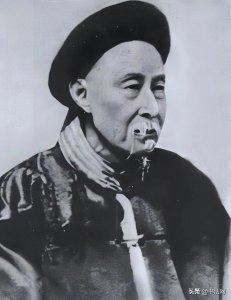 ​他是北大第一任校长，凭一副对联成了状元，他的字完胜当代大师们