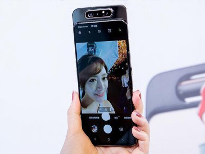 ​翻转摄像头充满科技感 三星GalaxyA80评测