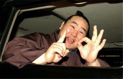 ​小人物的总统梦：蒙古相扑狠人朝青龙，除了摔跤还有远方
