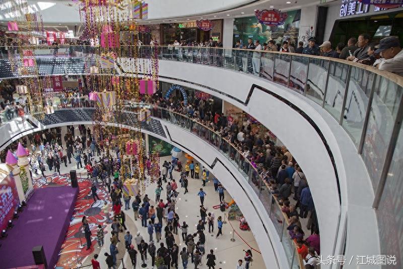 吉林：万达广场开业，13万㎡涵盖170个品牌商家，人如潮涌