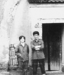 ​为爱情放弃大学的张艺谋前妻肖华：71岁孑然一身不知可曾后悔？
