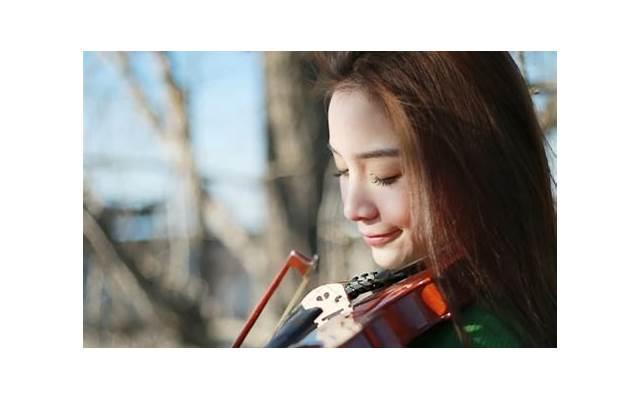 跟女生聊天话题怎么通过聊天（让女孩开心小技巧）